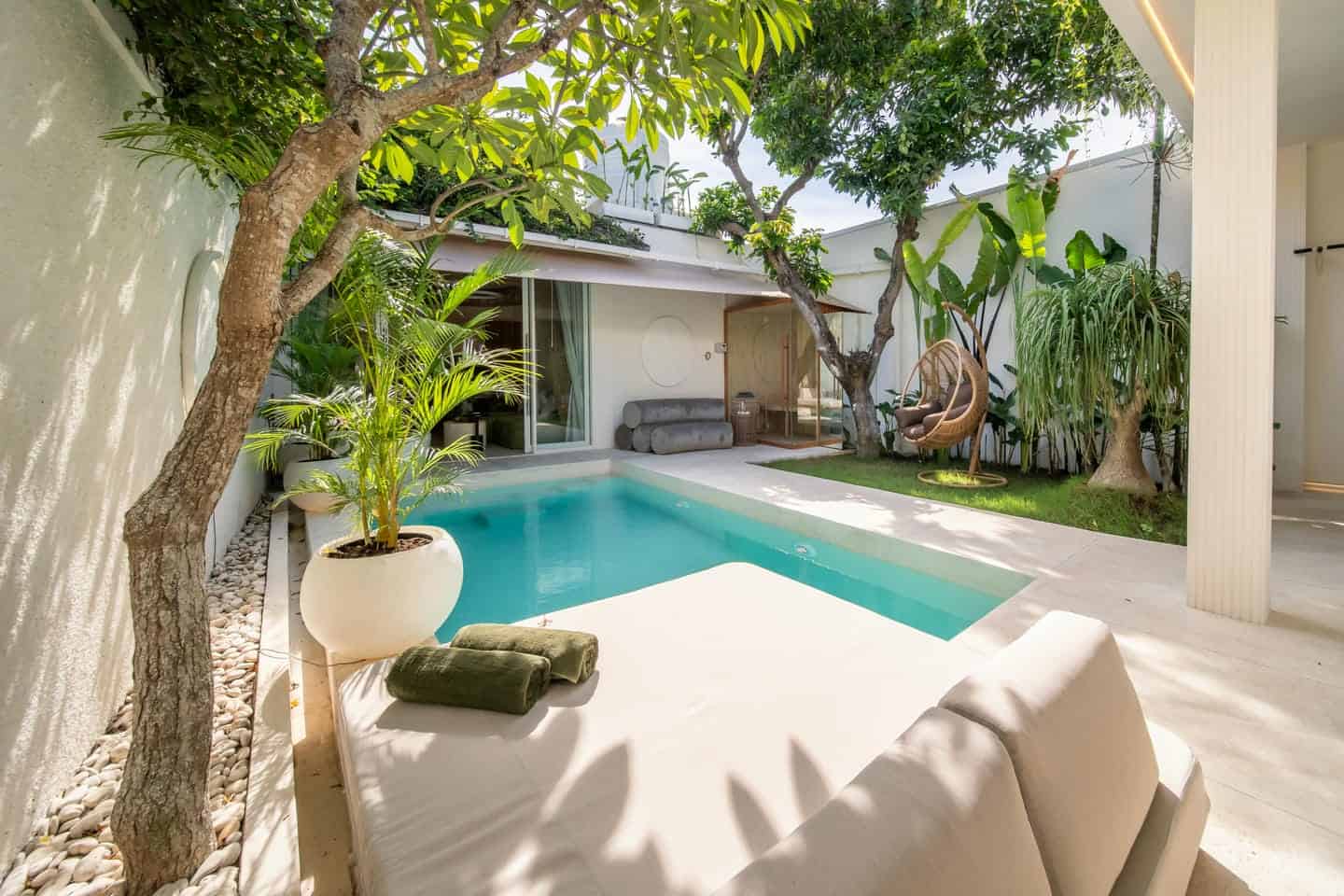 PRIME LOCATION READY 2 BEDROOM VILLA FOR SALE LEASEHOLD IN SEMINYAK BE-1280 
